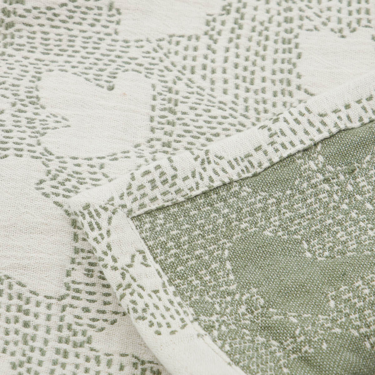House Doctor Mori sängöverkast i bomull 250x250 cm offwhite/kaki