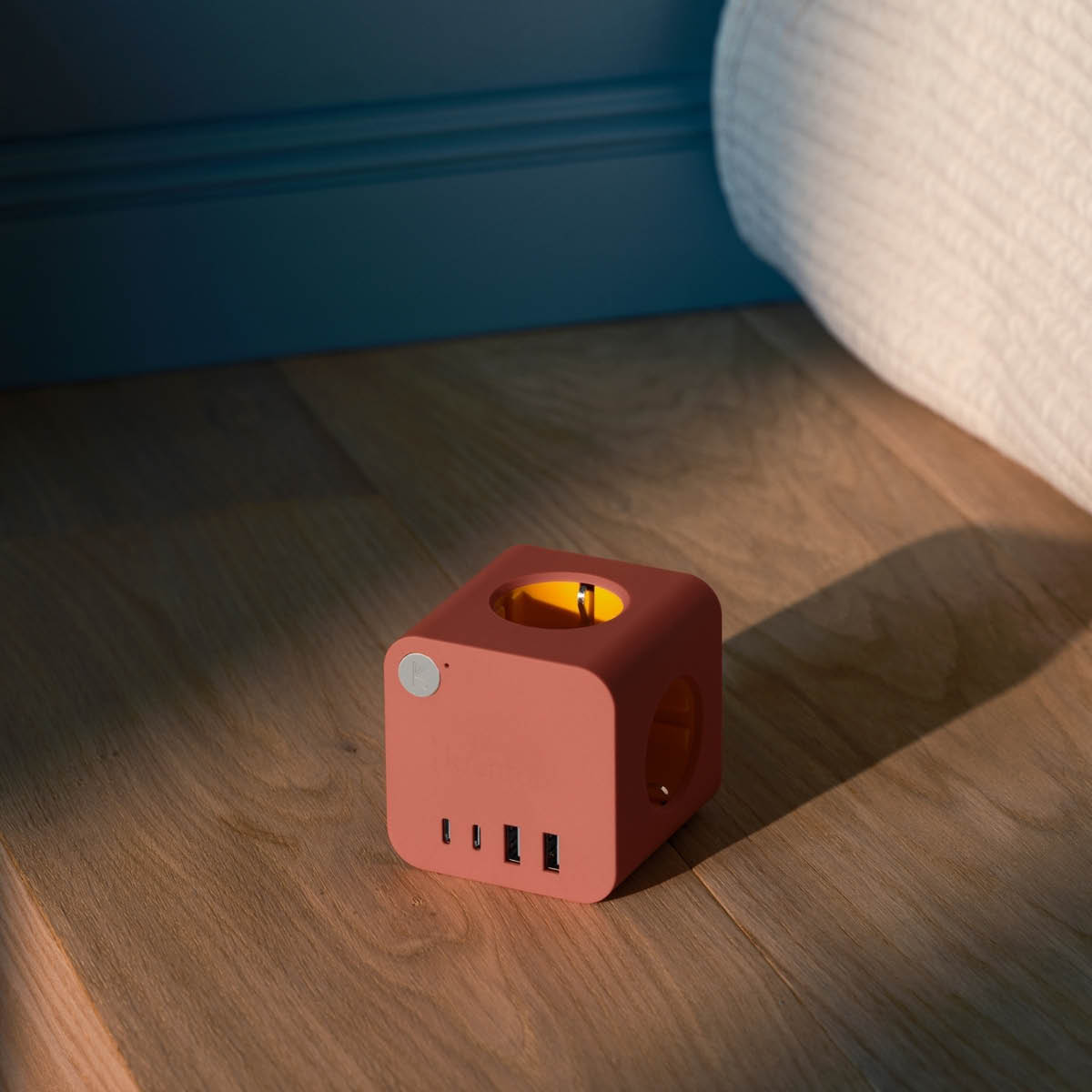 Kreafunk Ampie monipistorasia USB-A/USB-C terrakotta