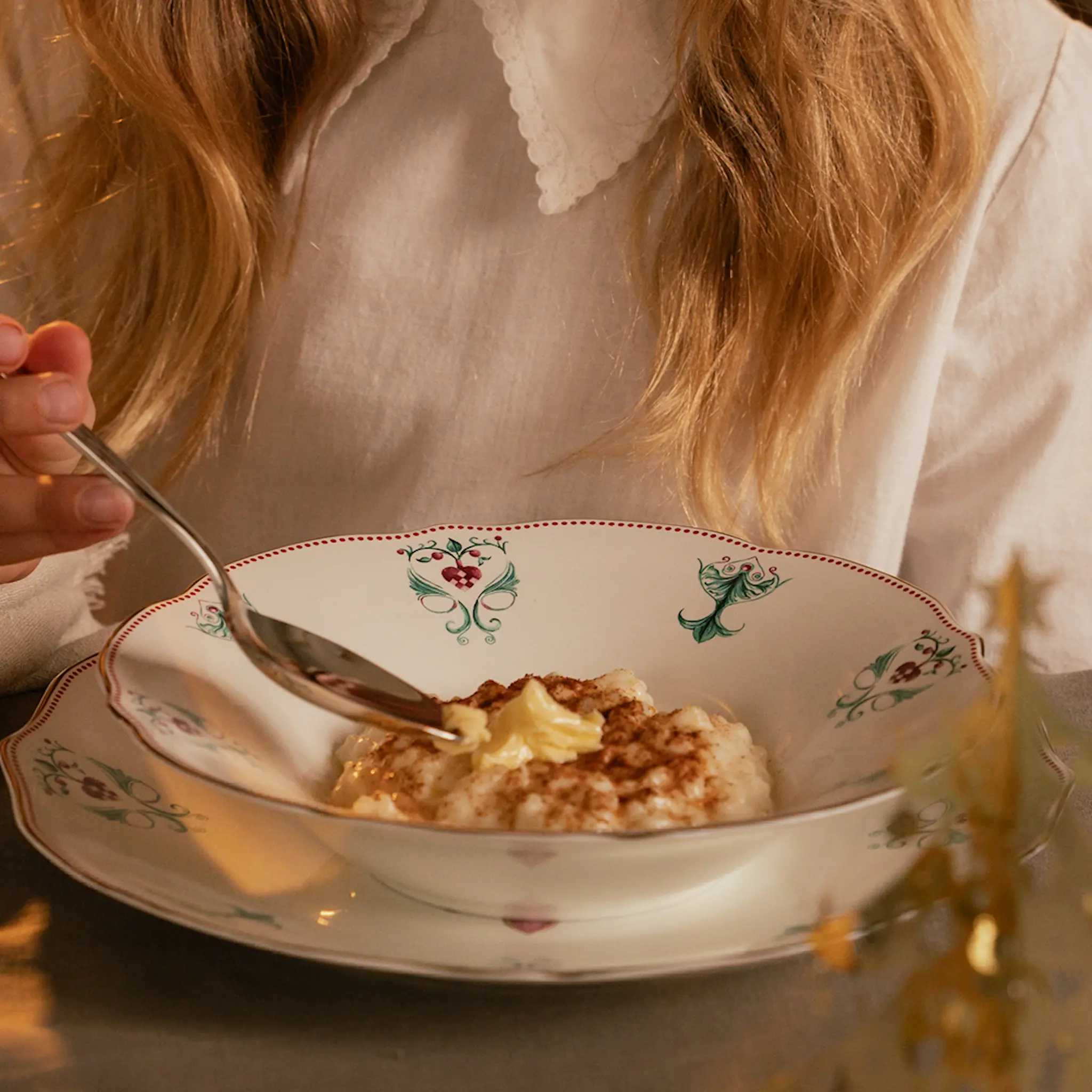 Magnor Lucia Syvä Lautanen 22 cm Valkoinen/Punainen/Vihreä