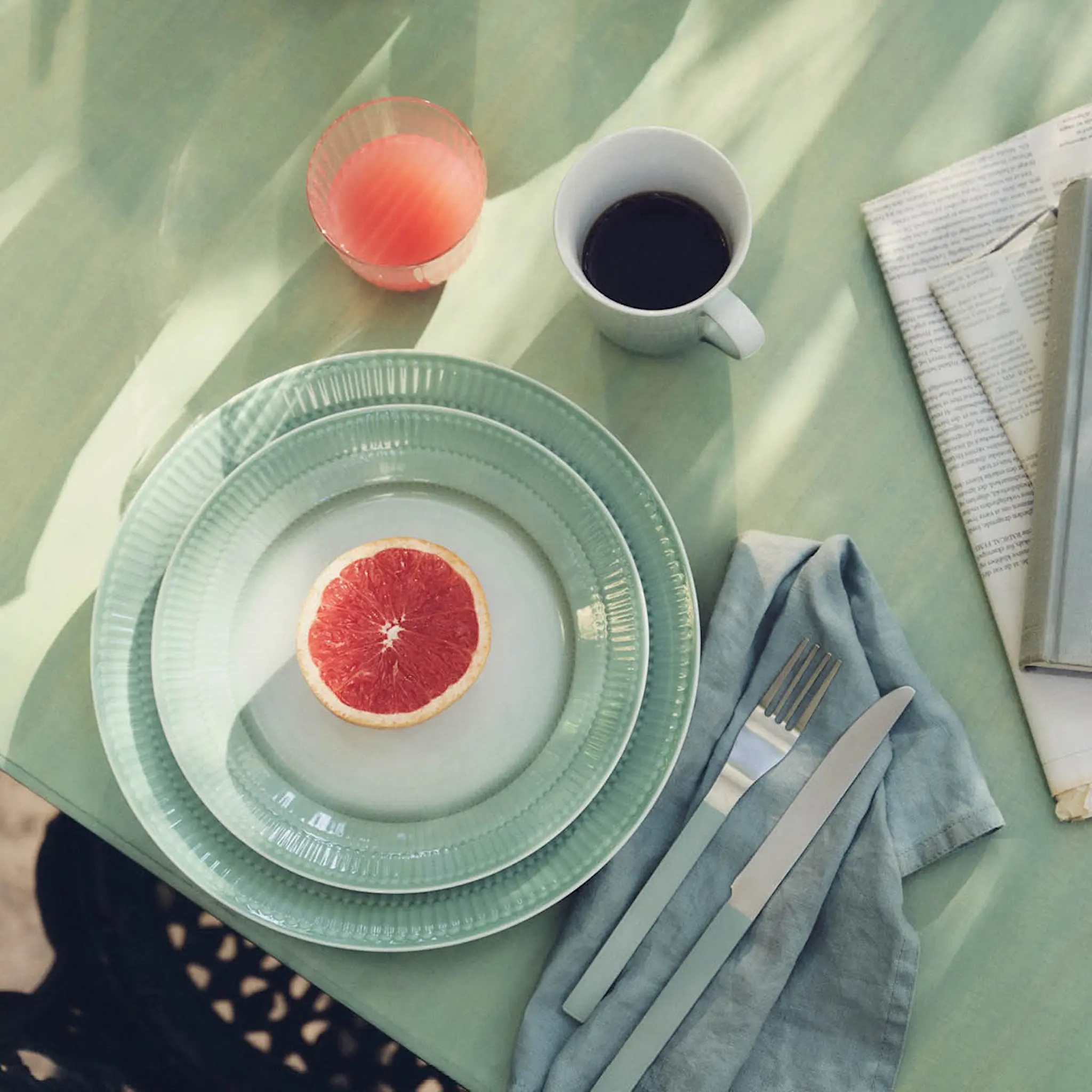 Royal Copenhagen Iris tallrik 27 cm grön