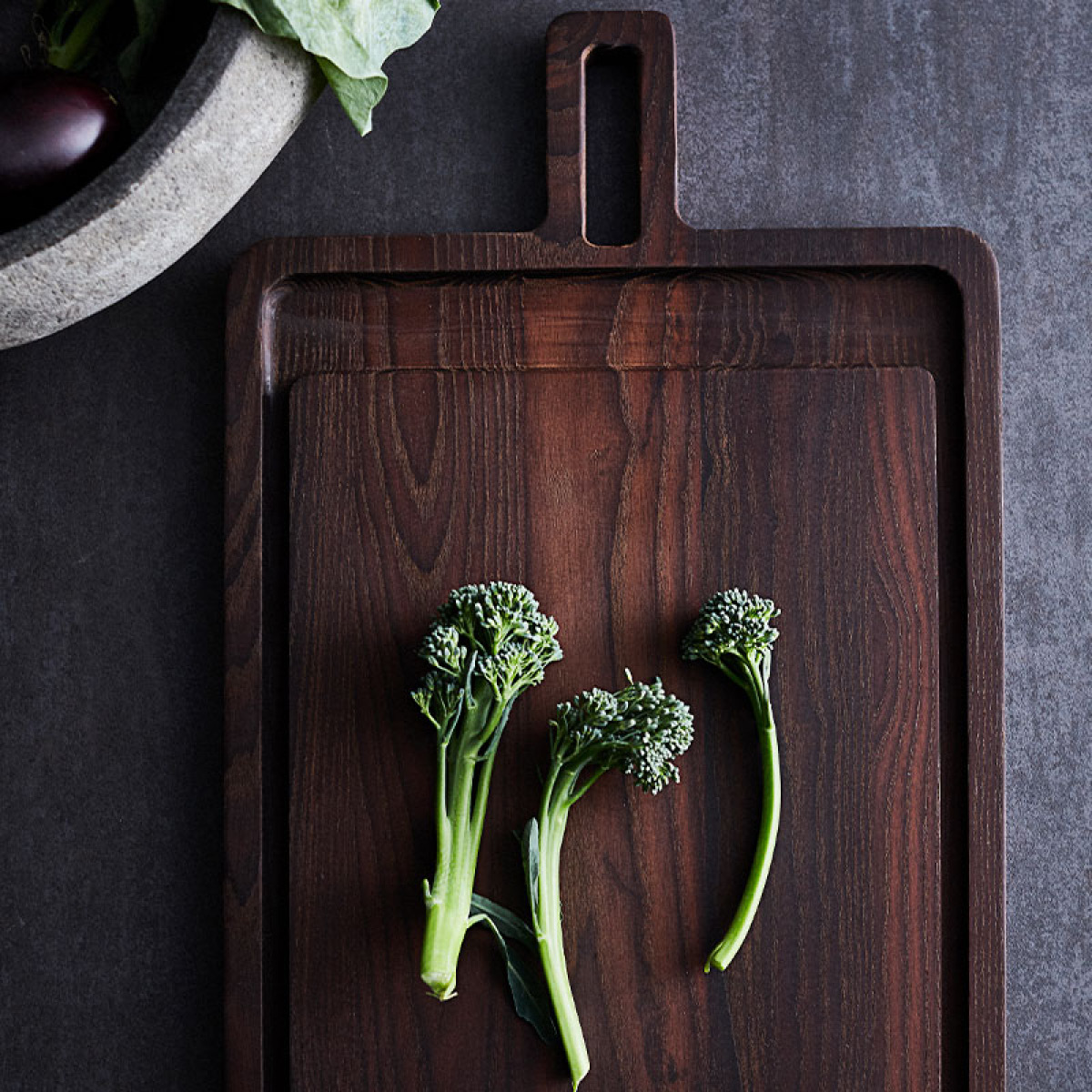 Muubs Yami skärbräda 49x30 cm med saftspår brun