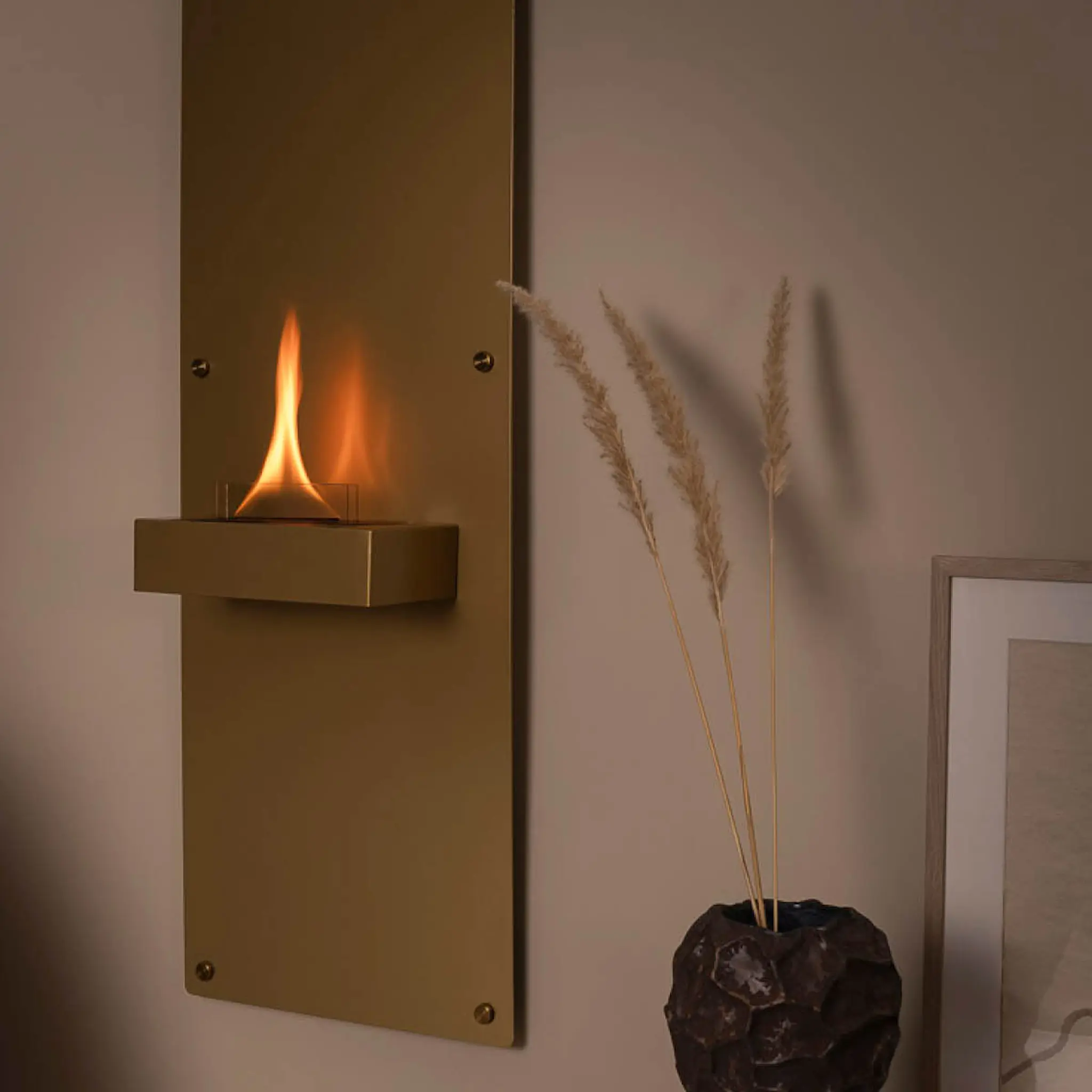 Tenderflame Alto 90 väggmonterad eldstad 0,5 L guld