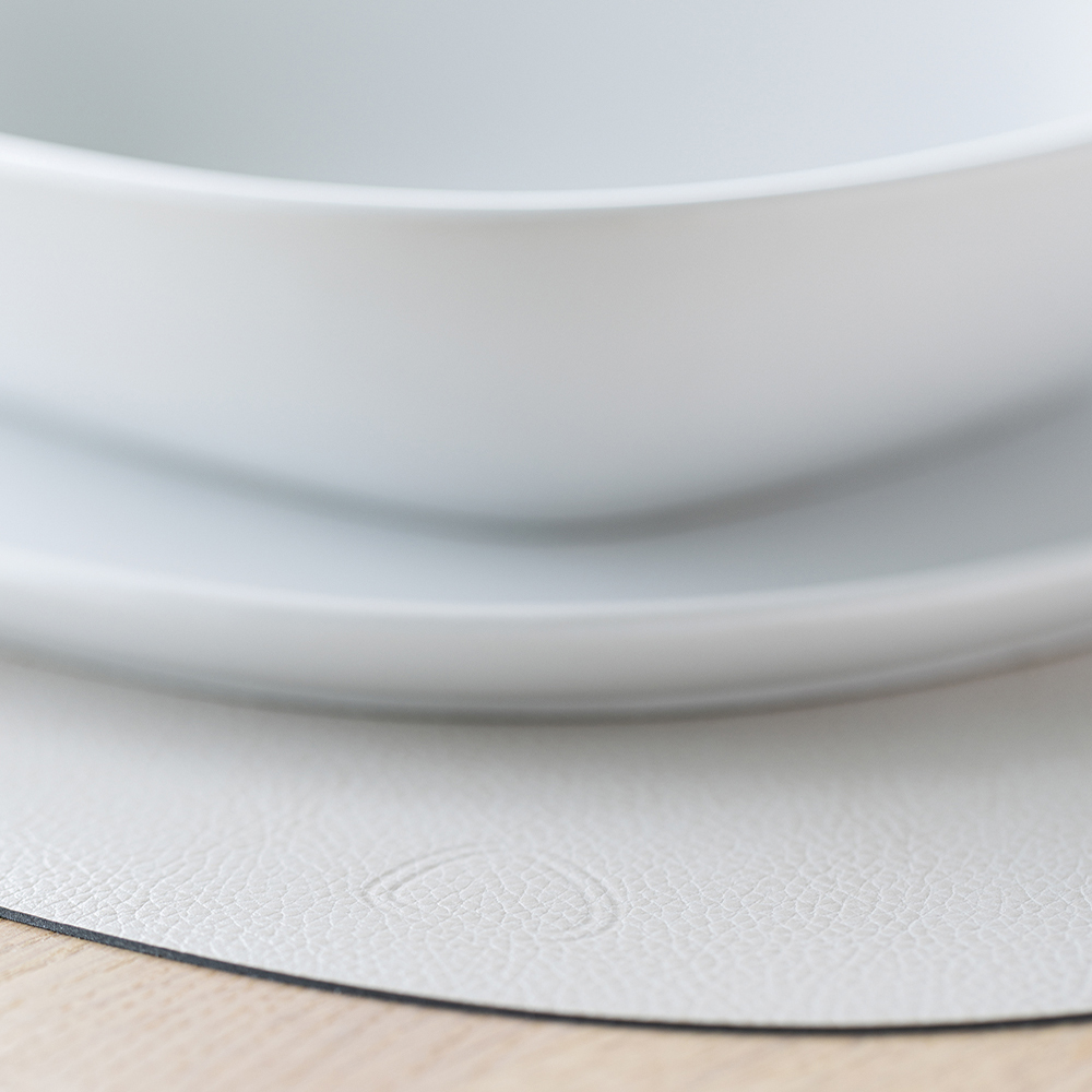 LIND DNA Curve Leather Serene Pöytätabletti 37x44 cm Beige