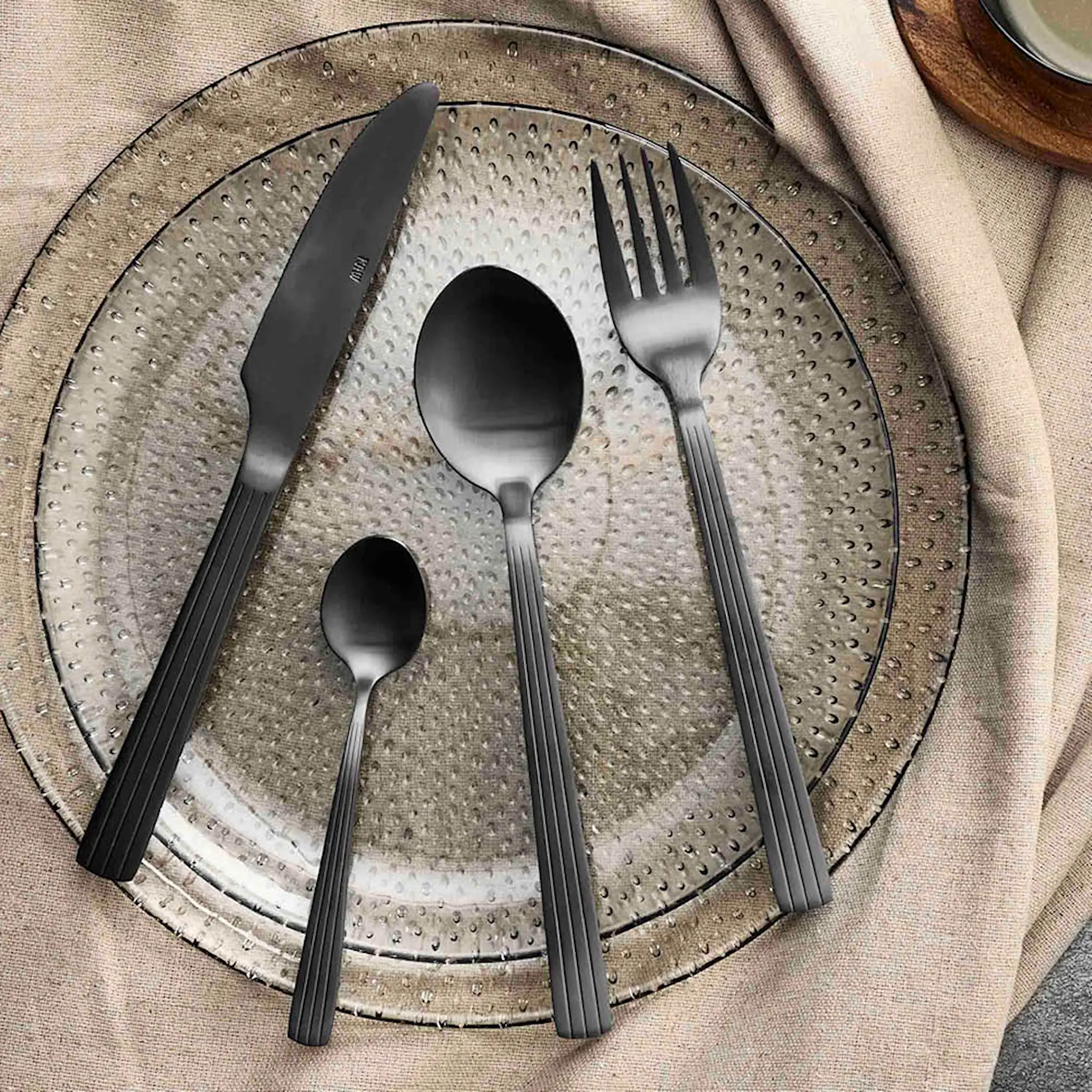 Aida RAW  bestikksett 16 deler svart matt hover