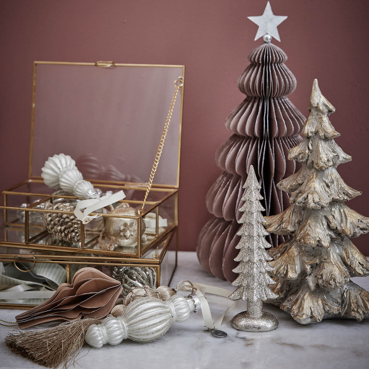 Lene Bjerre Sissia juledekorasjon tre 15 cm lys gull