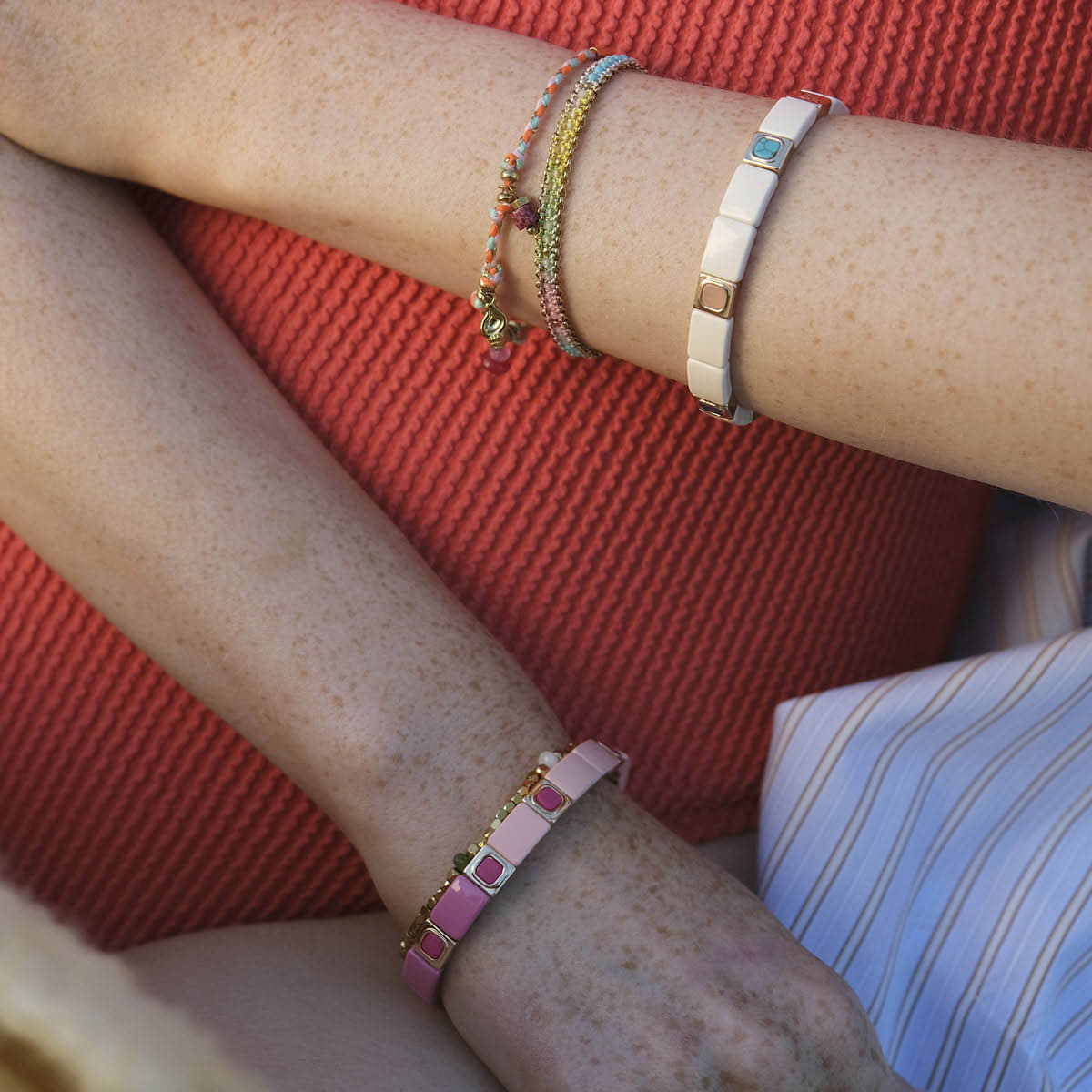 A&C Oslo AS Enamel Tiles Stone Line armbånd hvit/gull