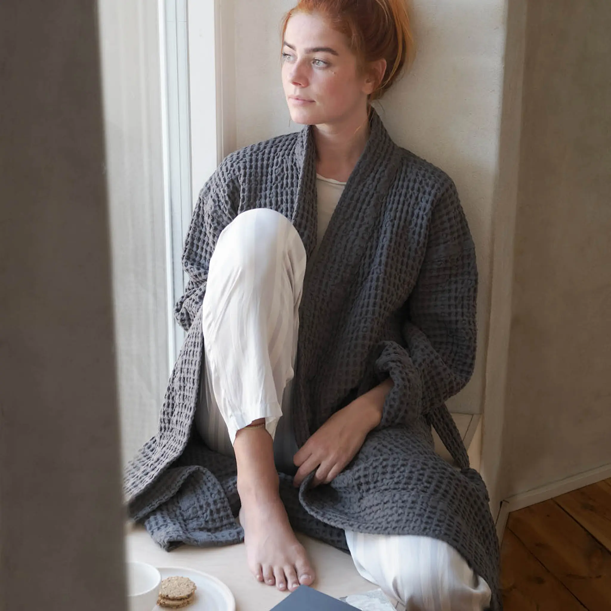 The Organic Company Big Waffle kylpytakki M/L tummanharmaa