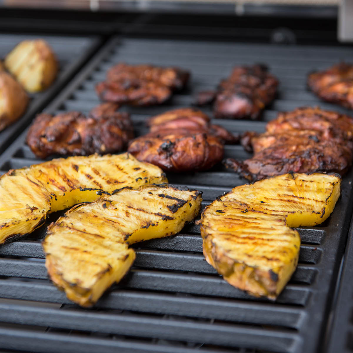 Mustang Sapphire støpejernsgitter 24x47,5 cm