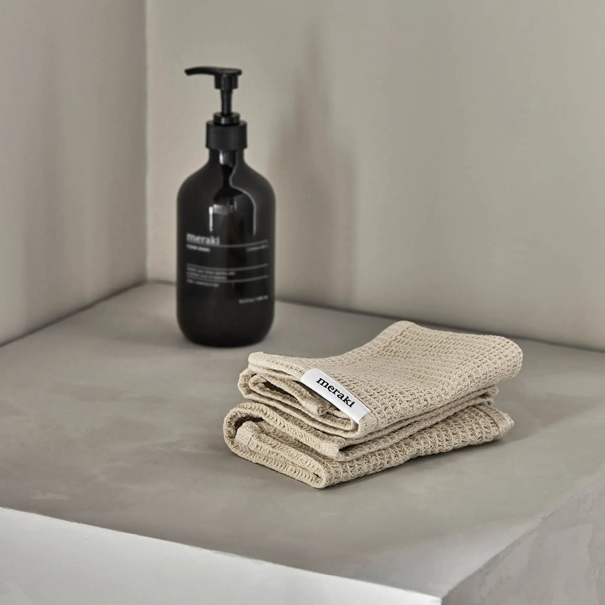 Meraki Presentask Kitchen Essentials diskmedel & disktrasor 490 ml shadow lake/beige