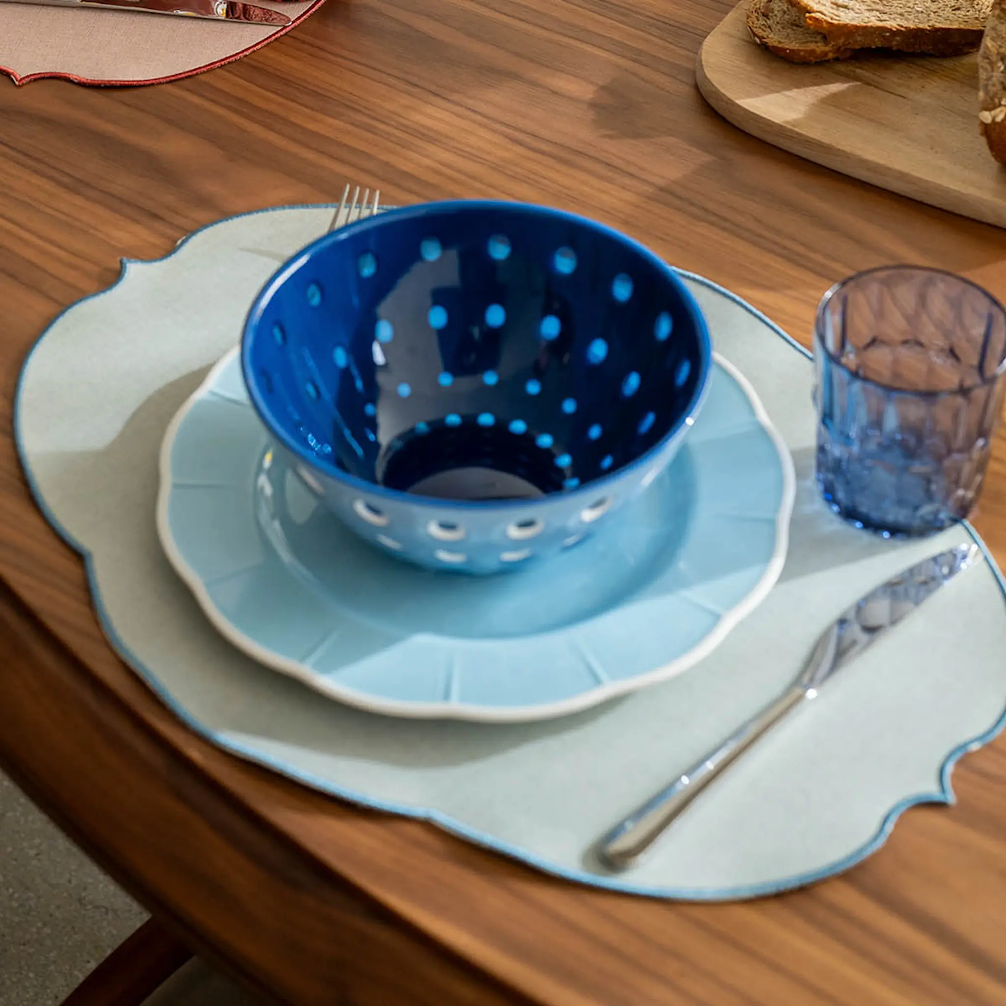 Guzzini Flowers Pöytätabletti 36x49 cm Dusty Blue