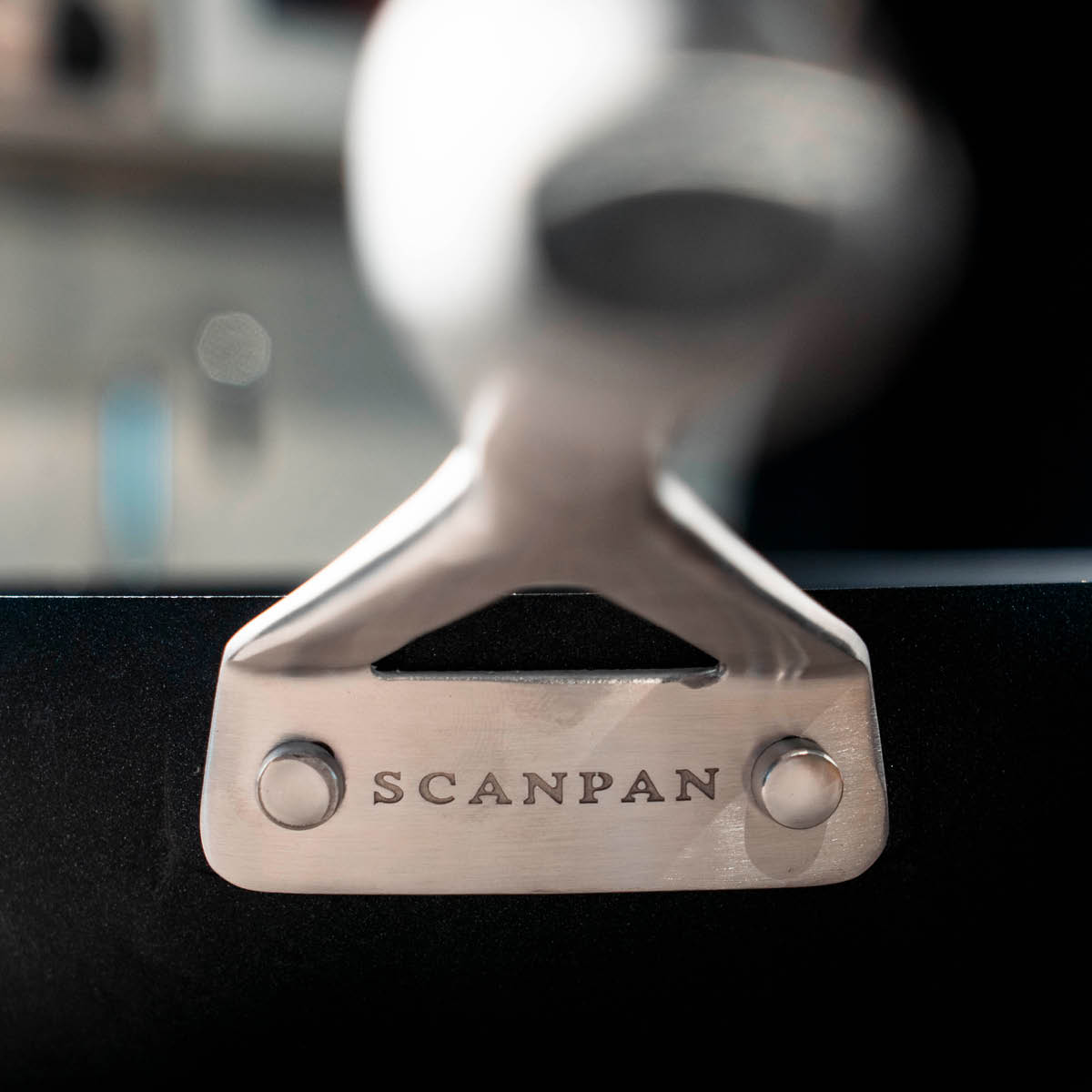 Scanpan PRO S+ traktörpanna med lock 26 cm djup