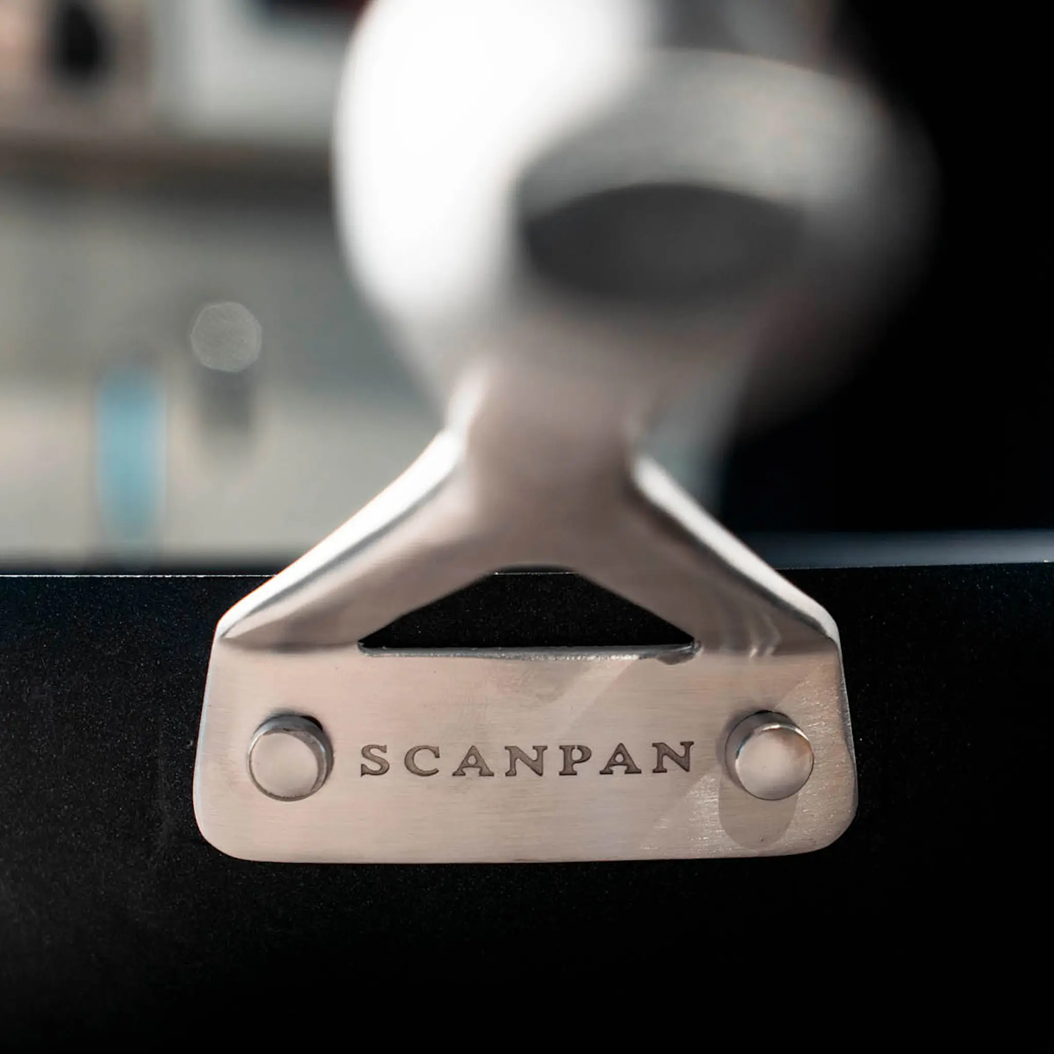 Scanpan PRO S+ traktörpanna med lock 26 cm djup