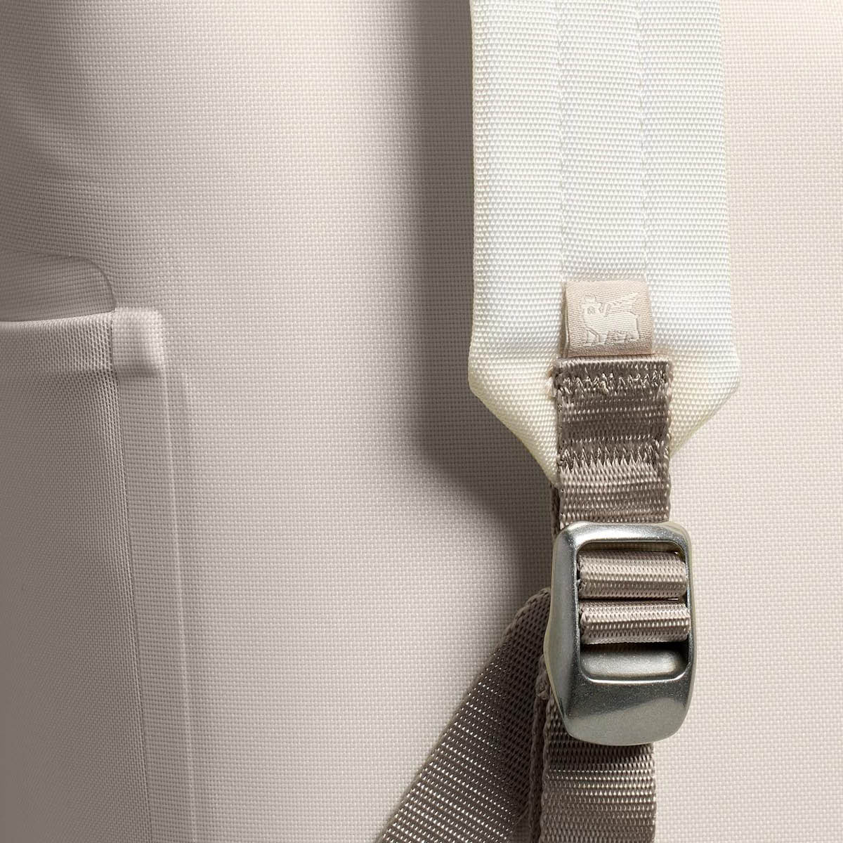 Stanley All Day kylryggsäck Madeleine midi 14 L cream