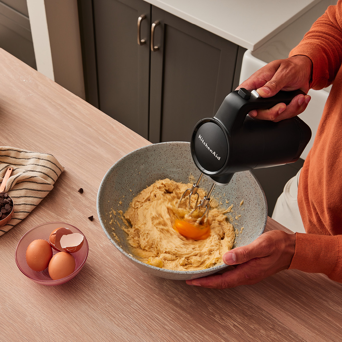 KitchenAid Go Cordless håndmikser 5KHMR762BM m/ batteri matt svart