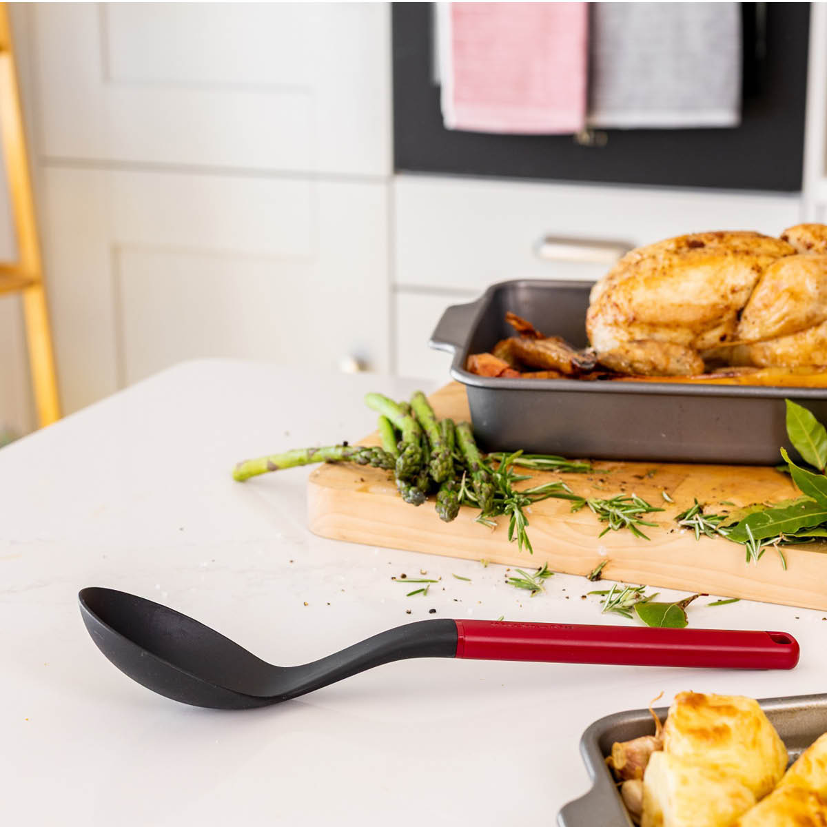 KitchenAid KitchenAid Classic grytesleiv 34 cm empire red