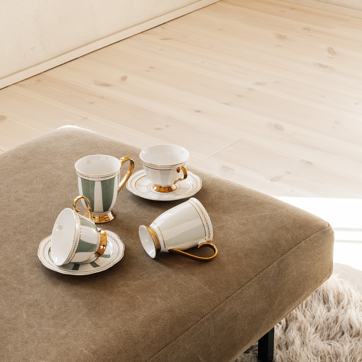 Hilke Strisce Salvia kopp med fat 22 cl grön