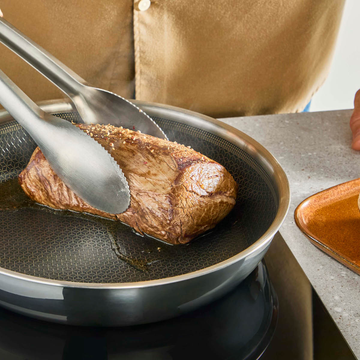 Tefal Emotion Plus Power SS Mesh paistinpannu 28 cm hunajakenno