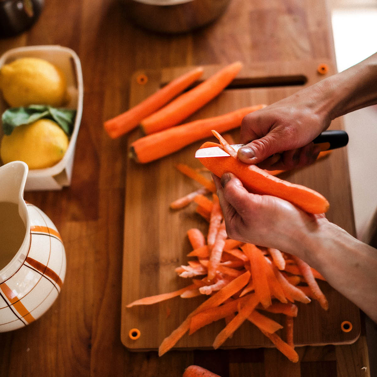 Fiskars Functional Form skrellekniv rett 8 cm