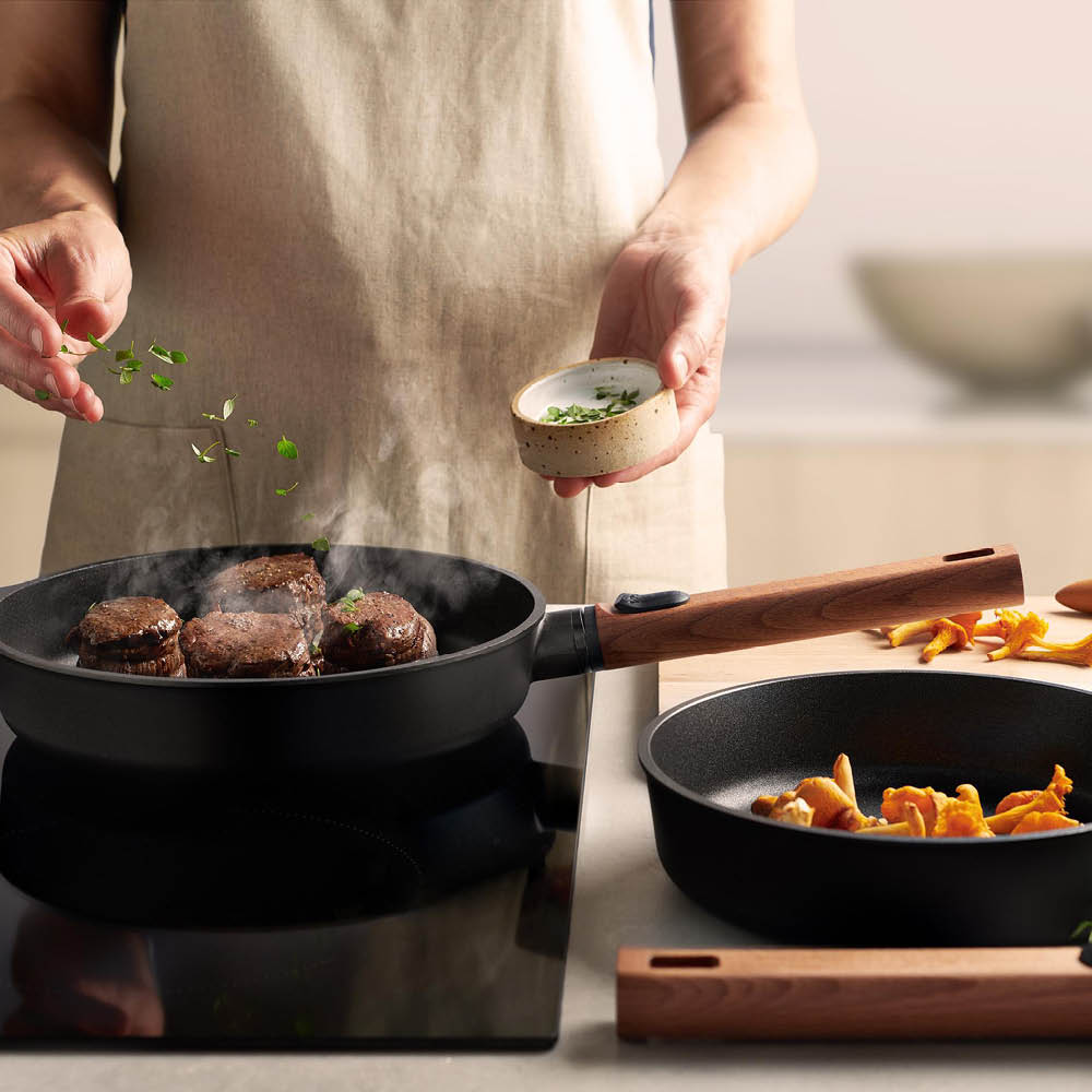 Woll Eco Logic QXR Paistinpannu irrotettava kahva 24 cm Musta