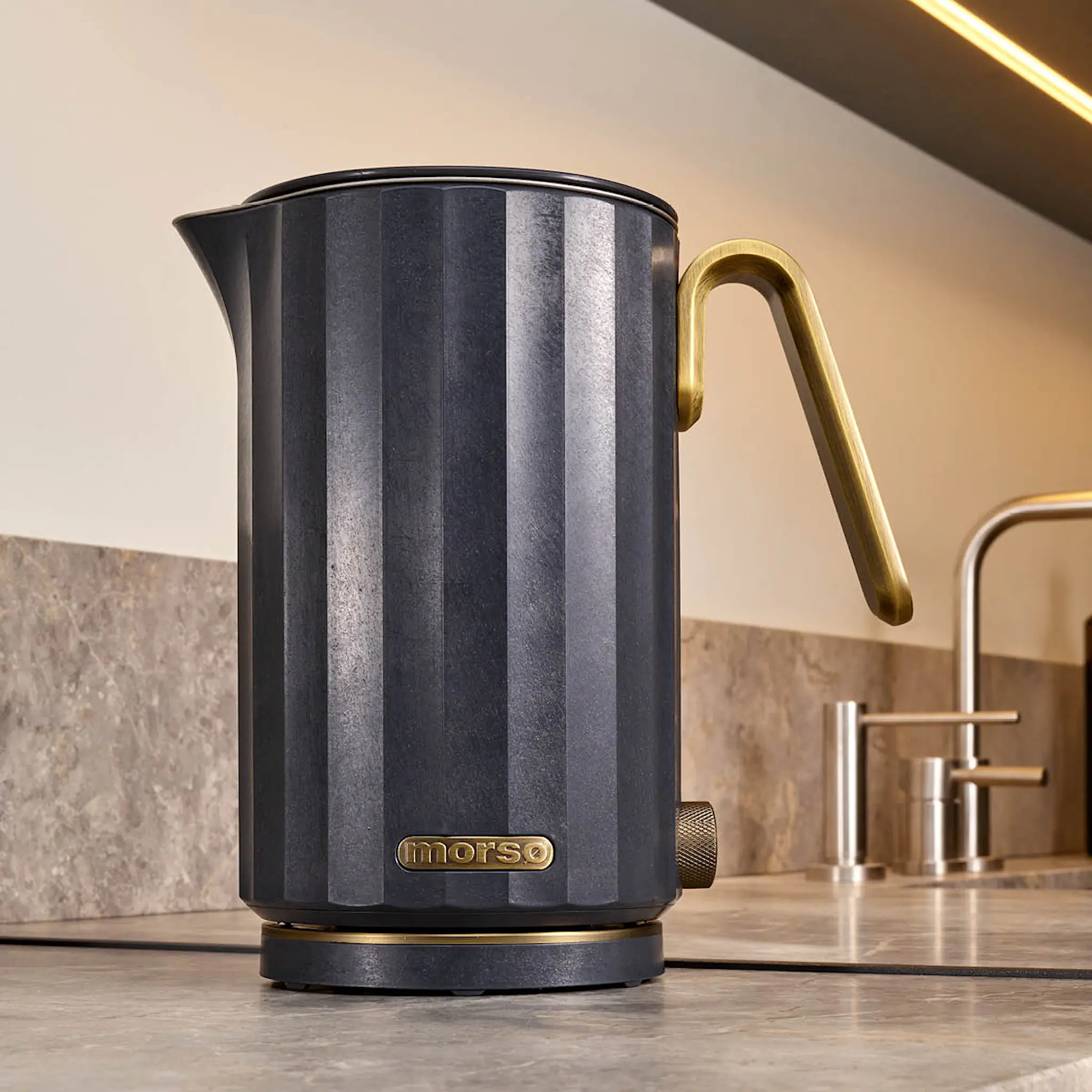 Morsö Striato vedenkeitin 1,5 L 1850 W antrasiitinharmaa