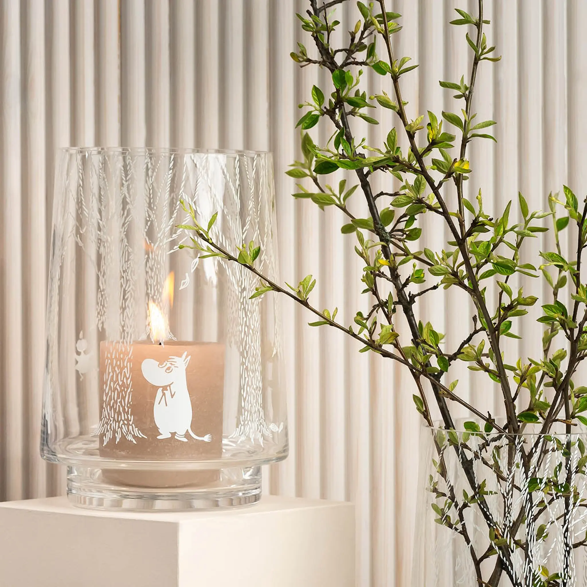 Muurla Mumin vas / ljuslykta 20 cm I skogen