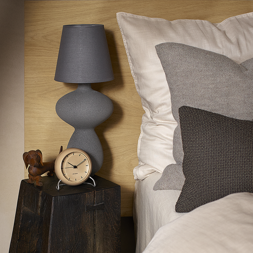 Arne Jacobsen City Hall Pöytäkello 11 cm Hiekka