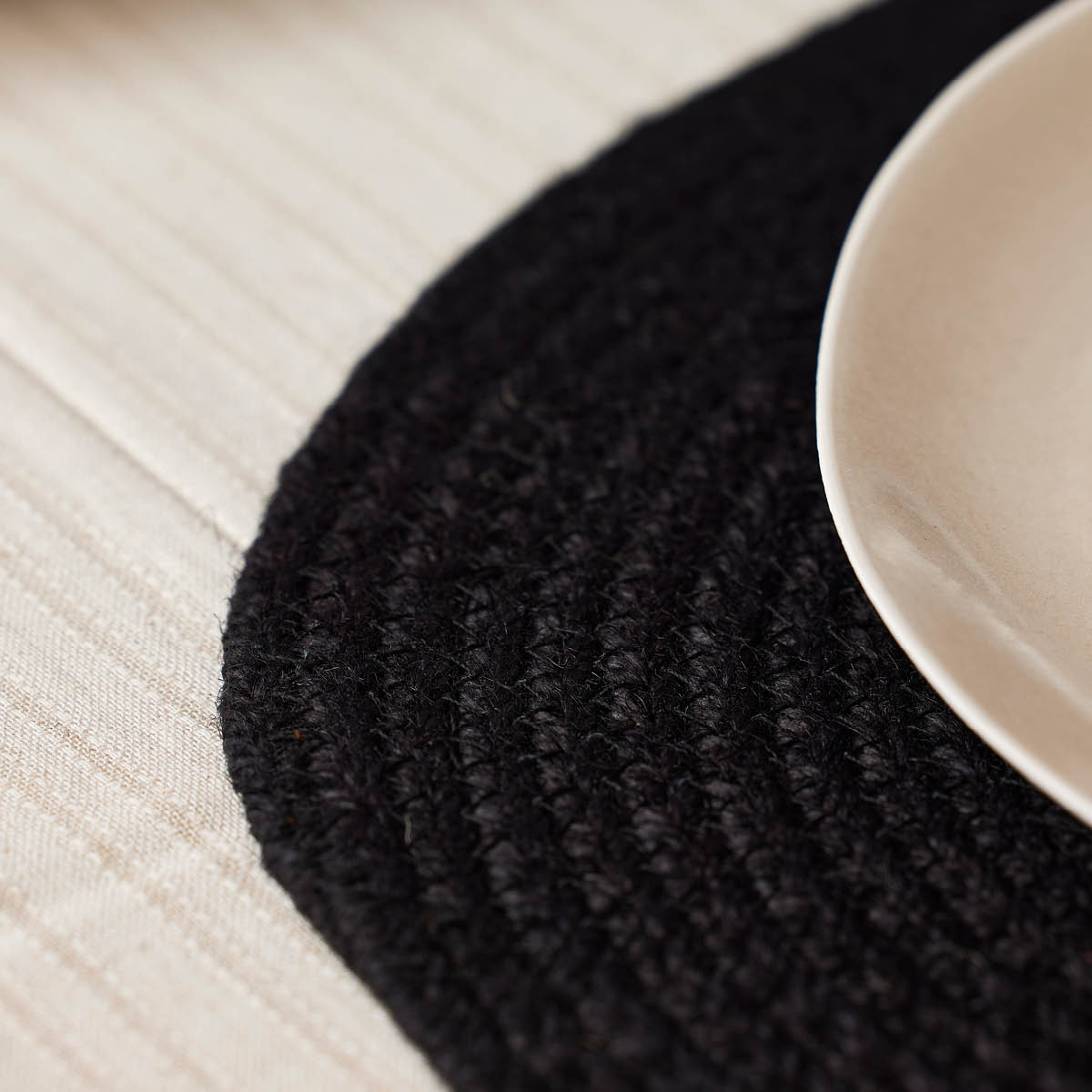 Holmen Jesper dekkebrikke 45x35 cm oval svart