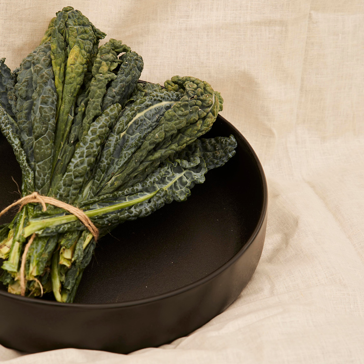 Aida Raw Tarjoilukulho 30 cm Titanium Black