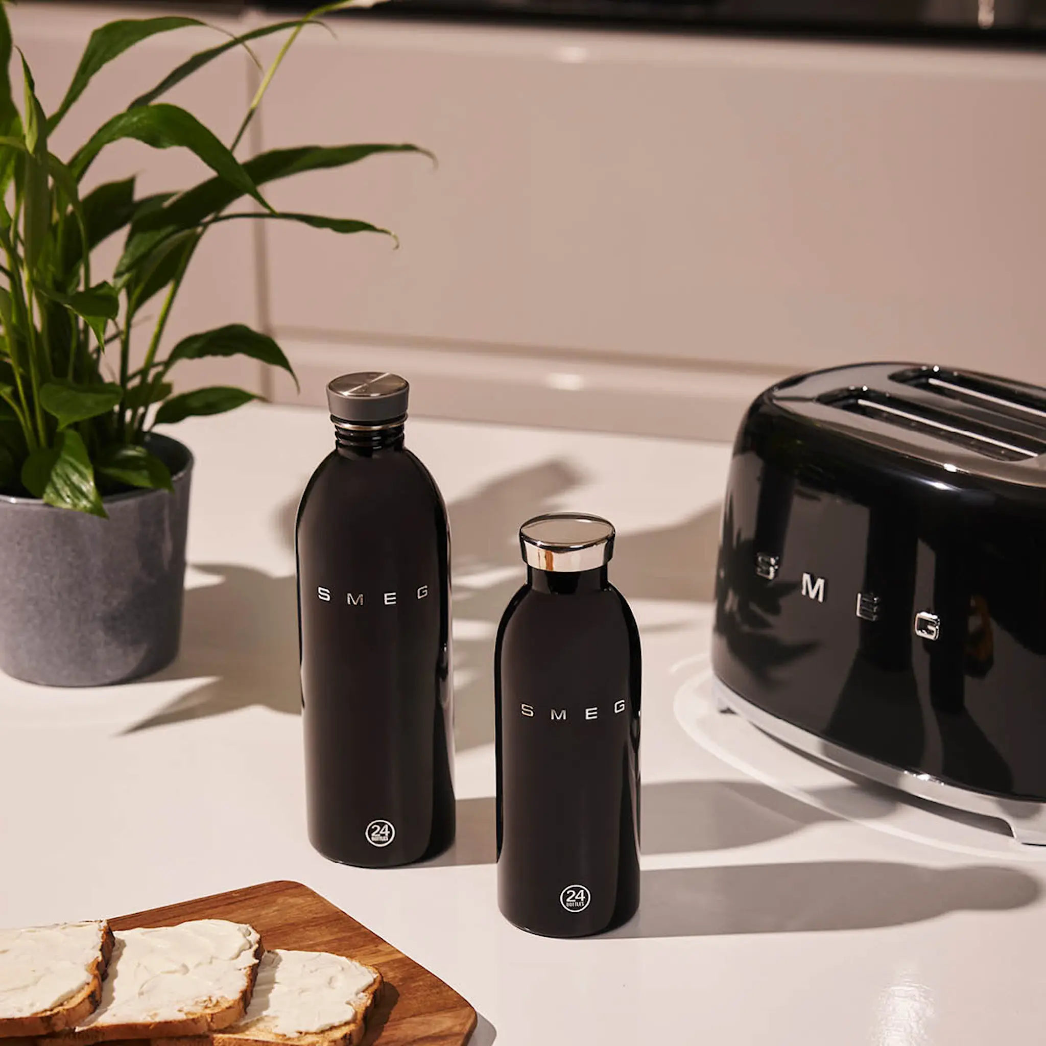 Smeg Smeg termosflaska WBF01 0,5 L svart