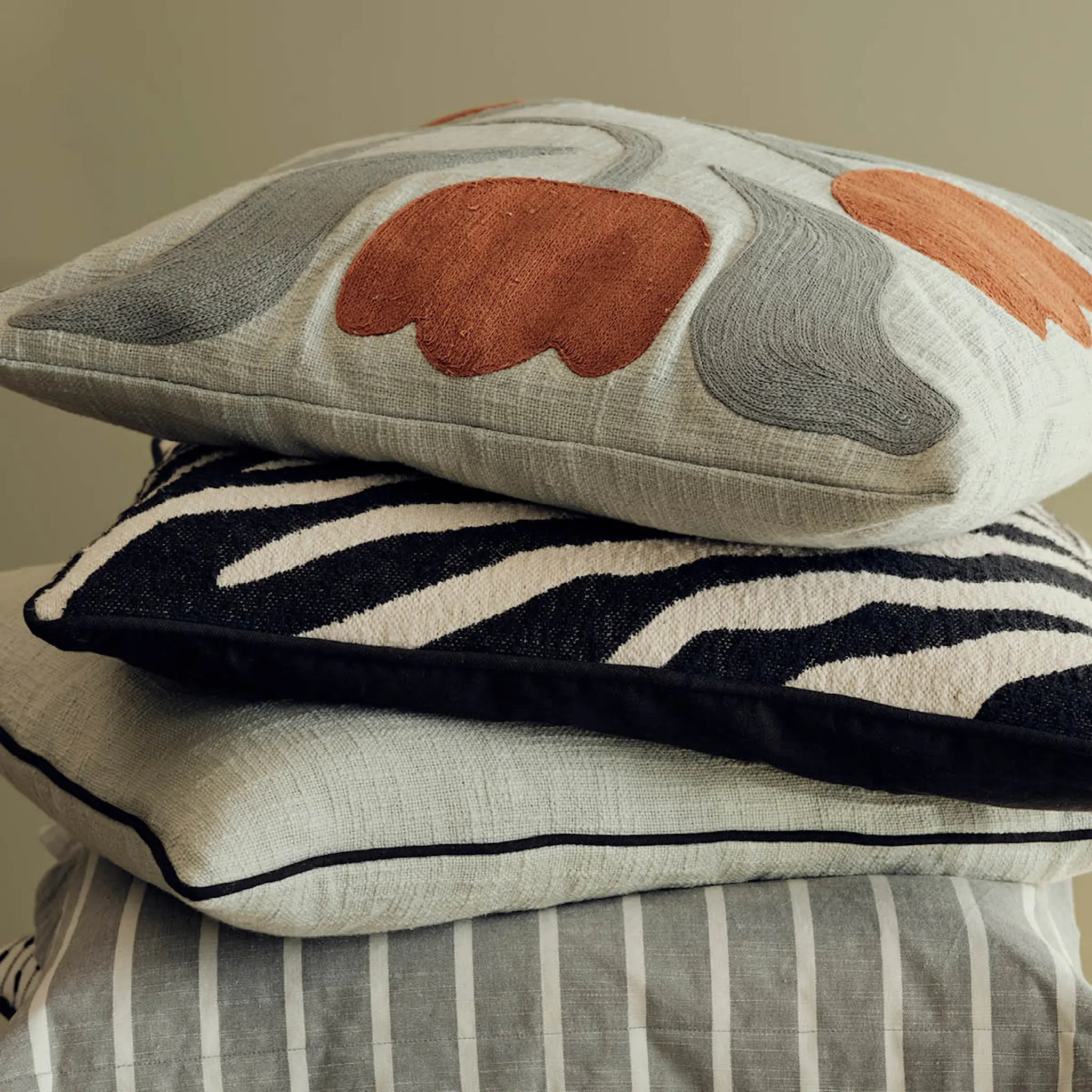 Broste Copenhagen Dora putetrekk 50x50 cm Sage Green/Mocha Bisque