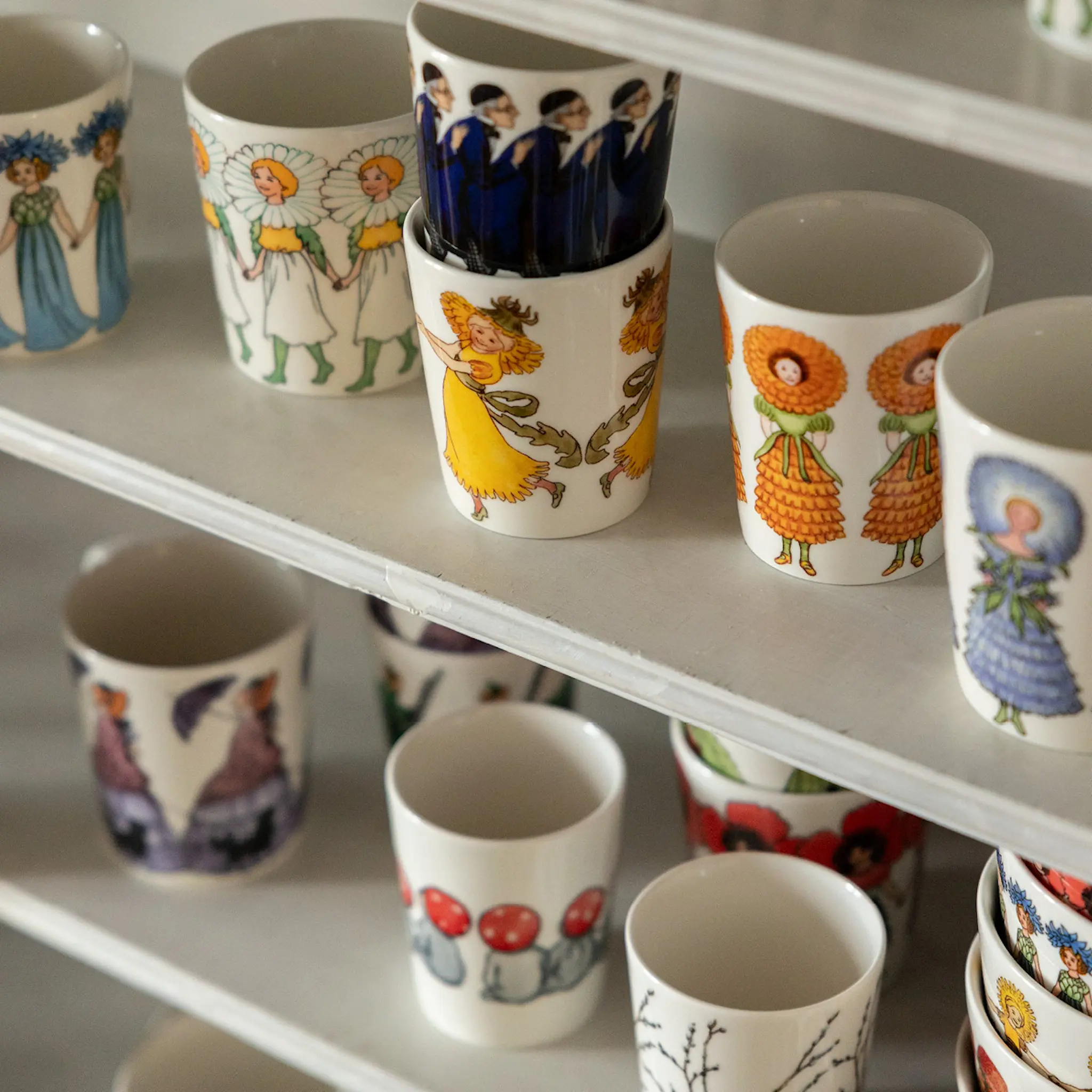 Design House Stockholm Elsa Beskow Mugg utan öra 28 cl Farbror Blå