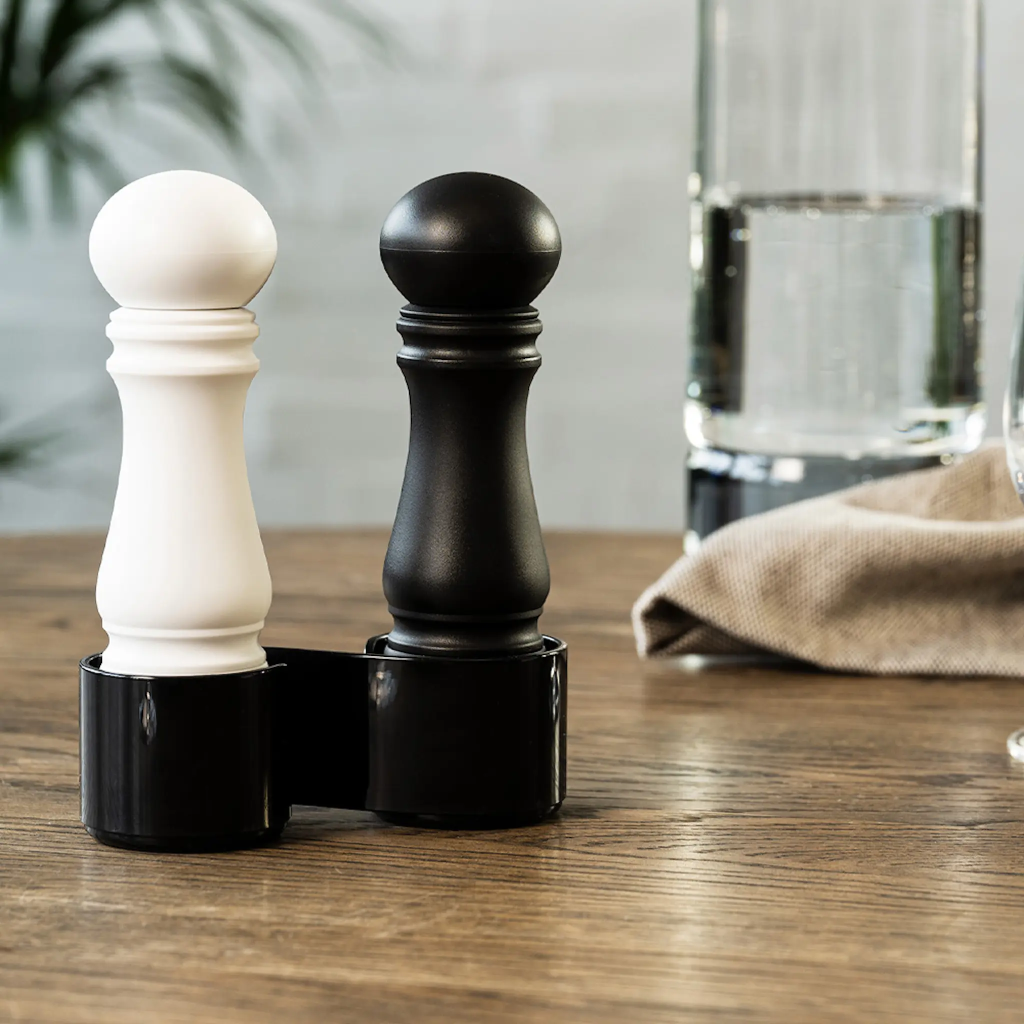 CrushGrind Mini Maustemylly ja pidike 12 cm 2 kpl Musta/Valkoinen