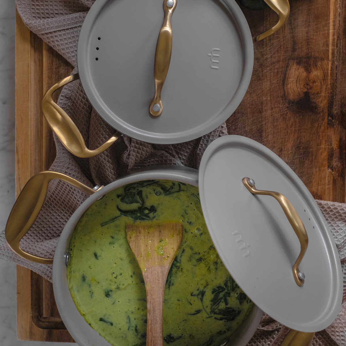 Modern House Sky gryte 2,4L latte