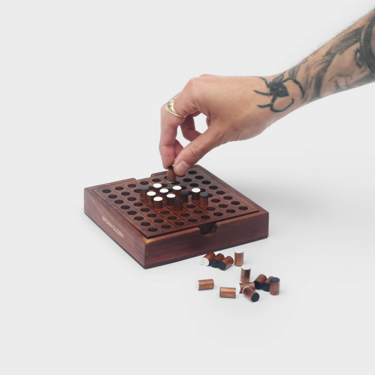 Iron & Glory Träspel Reversi 14x14 cm trä