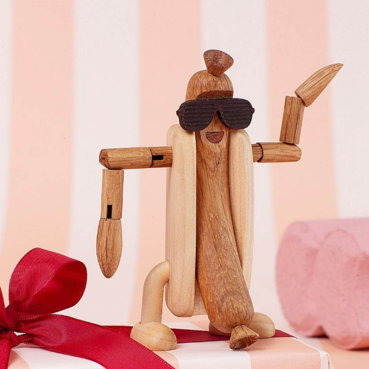 Spring Copenhagen Woodies Harry Hot Dog träddekoration 11 cm ek