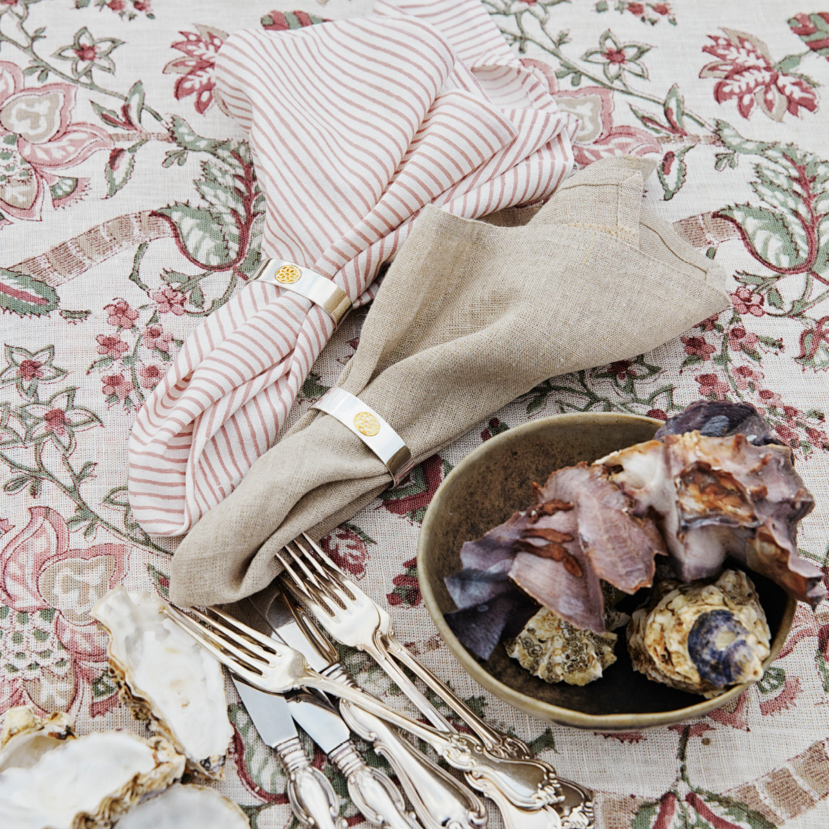 Chamois Floral linneduk 150x350 cm ruby