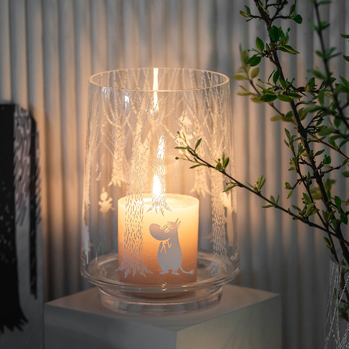 Muurla Mumin vas / ljuslykta 20 cm I skogen