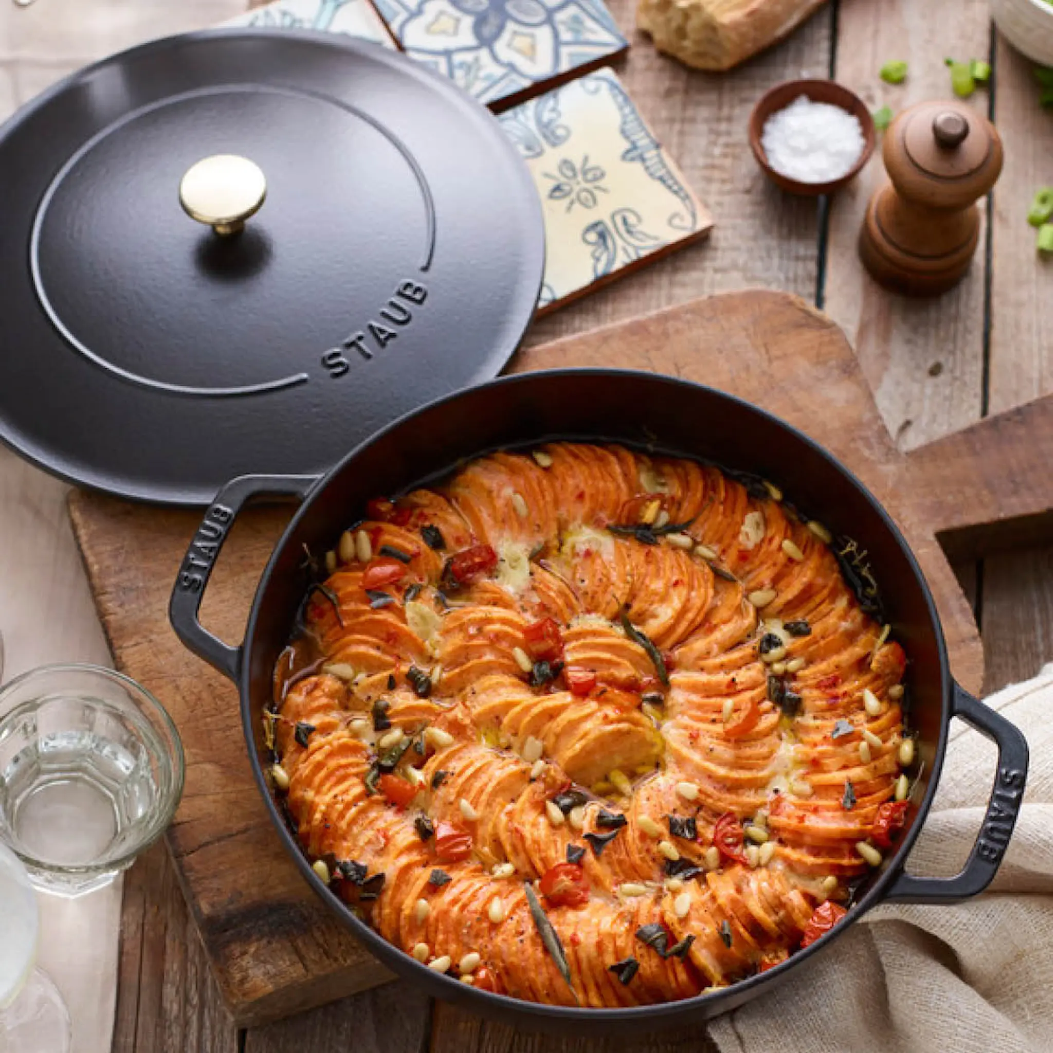 Staub Chistera Haudutuspannu 28 cm 3,7L Musta