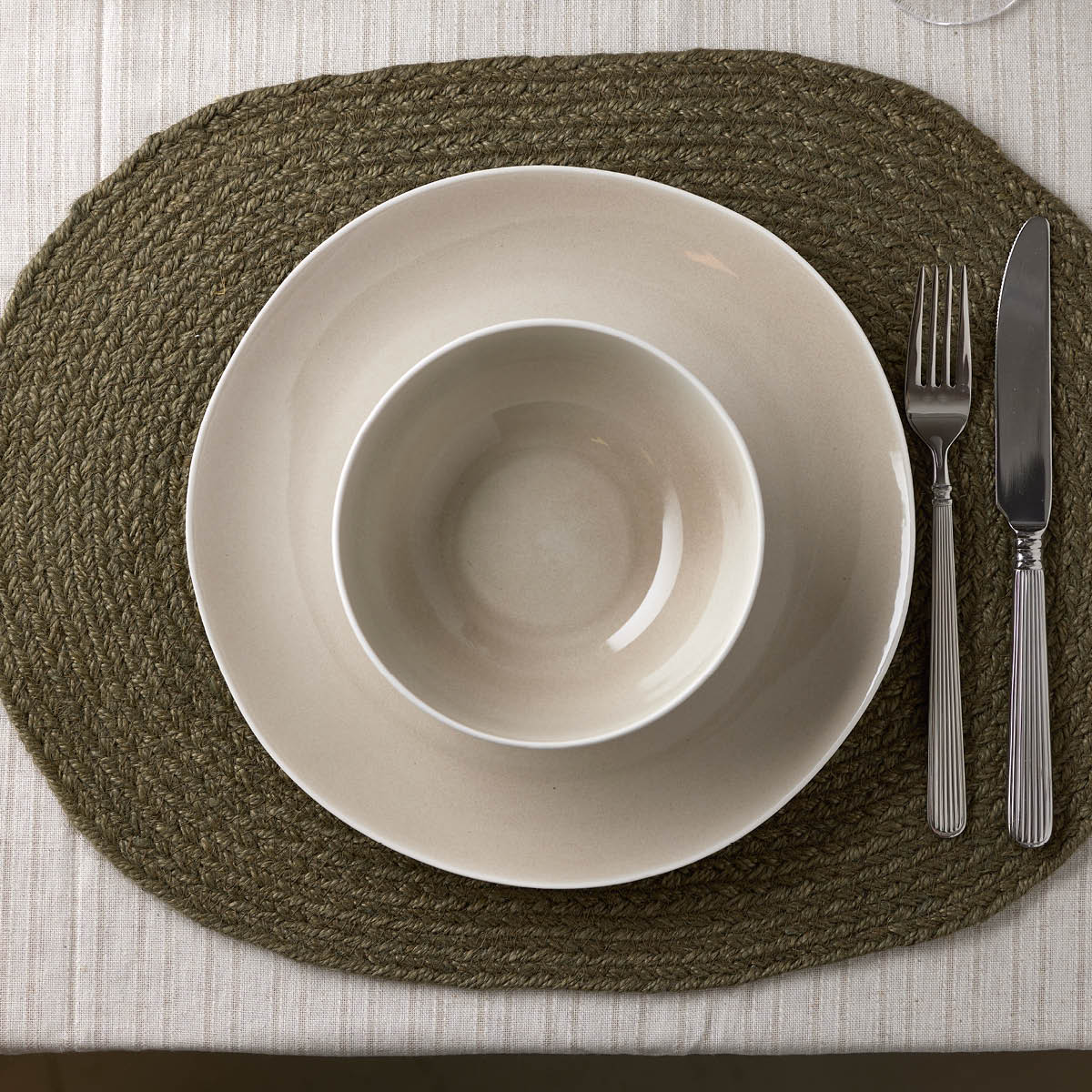 Holmen Jesper bordstablett 45x35 cm oval dovgrön