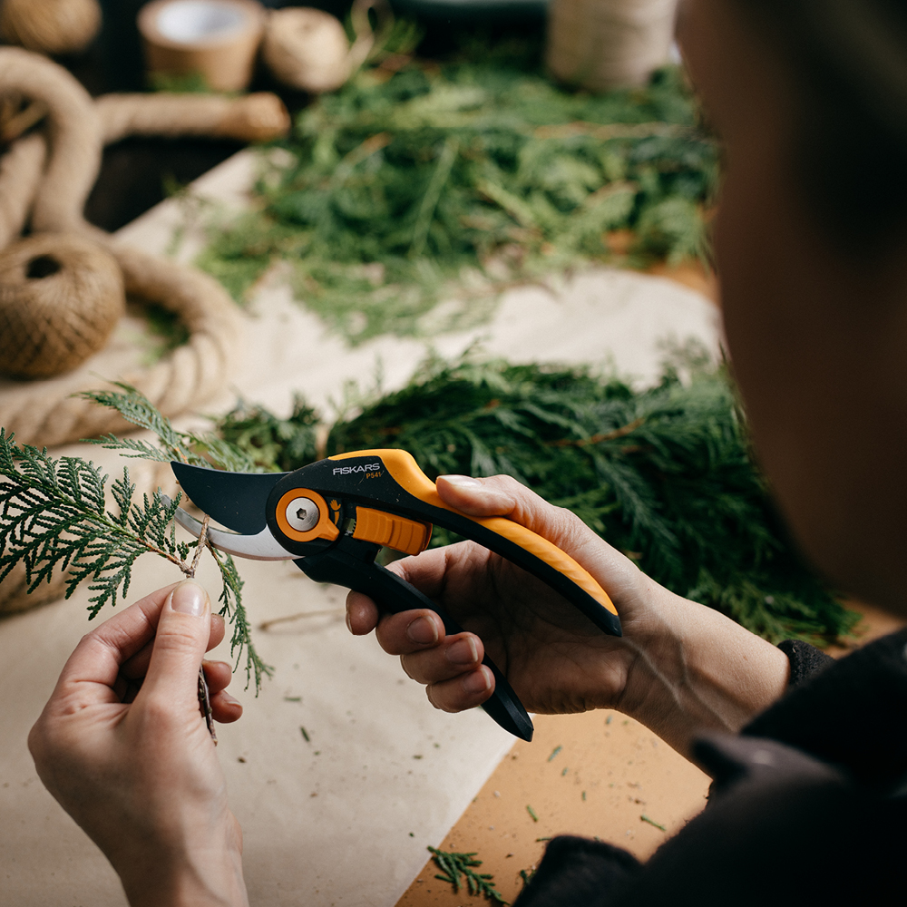 Fiskars Plus SmartFit Oksasakset ohileikkaava P541 20,1 cm