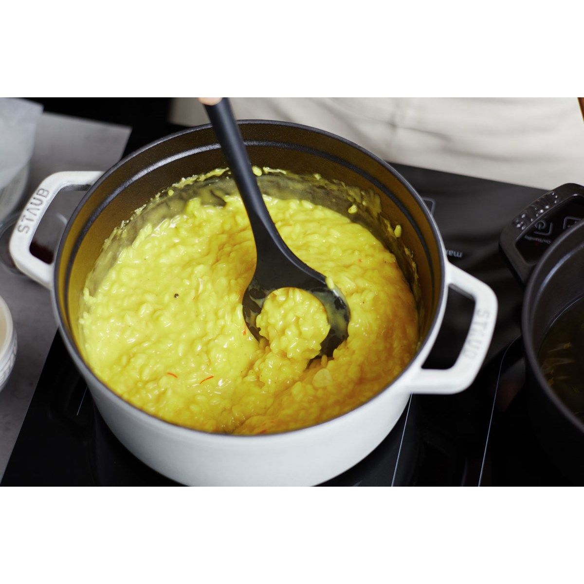 Staub Hullskje i silikon 6,4x31 cm akasietree/svart