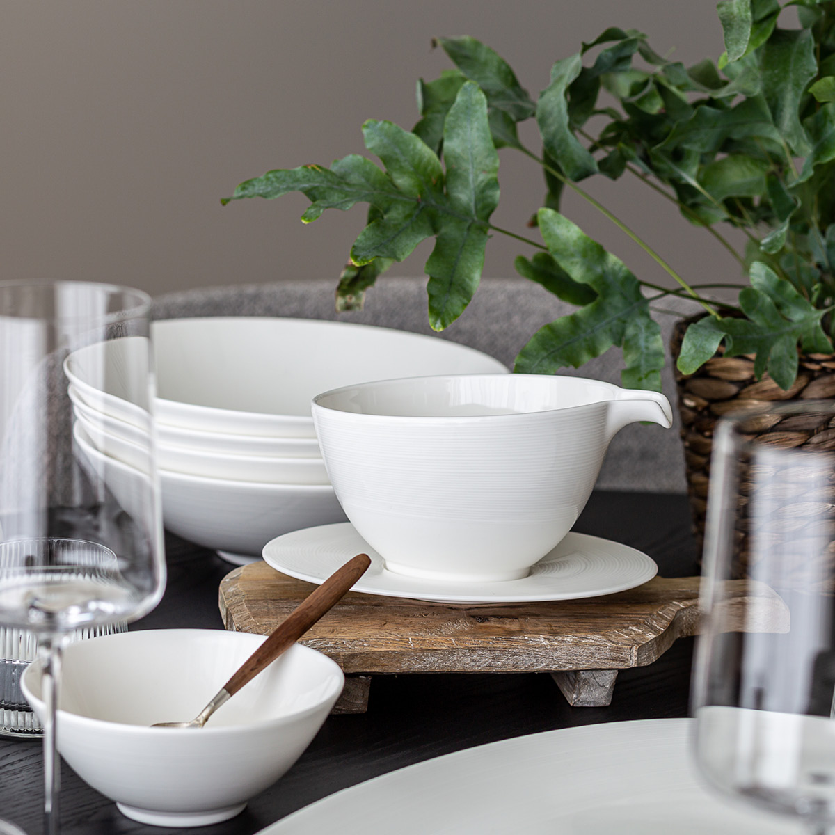 Royal Porcelain Blanche Vati kastikekannulle Valkoinen