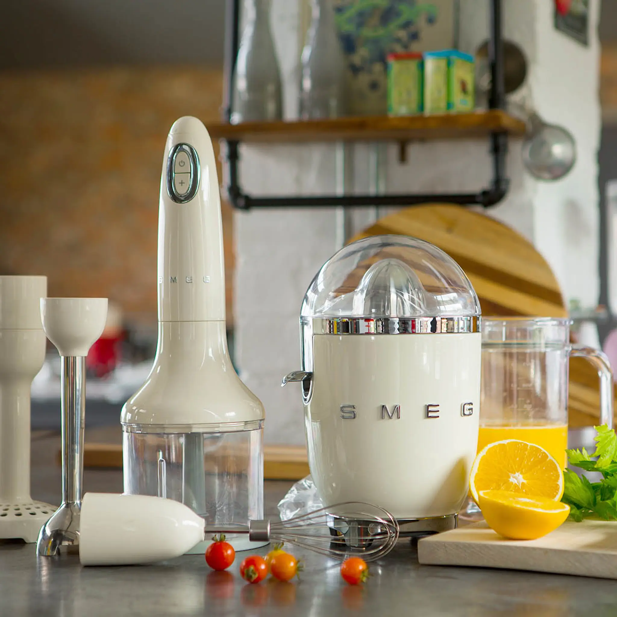 Smeg Smeg Citruspress CJF11 högblank Creme