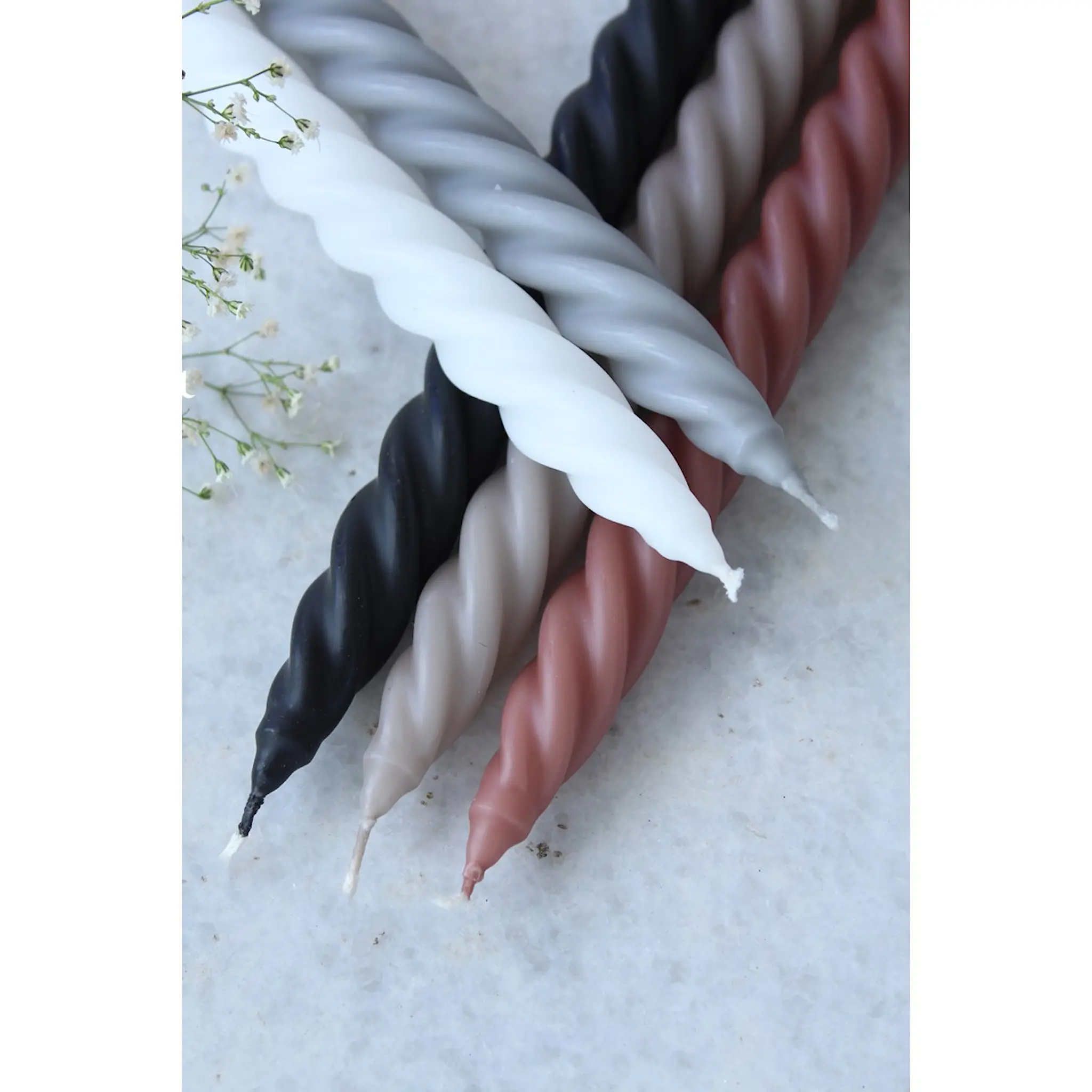 Magnor Lys Kierrekynttilä 23 cm Musta