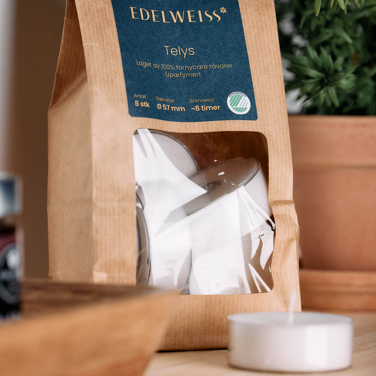 Edelweiss Stora värmeljus i plastkopp 8-pack stearin vit