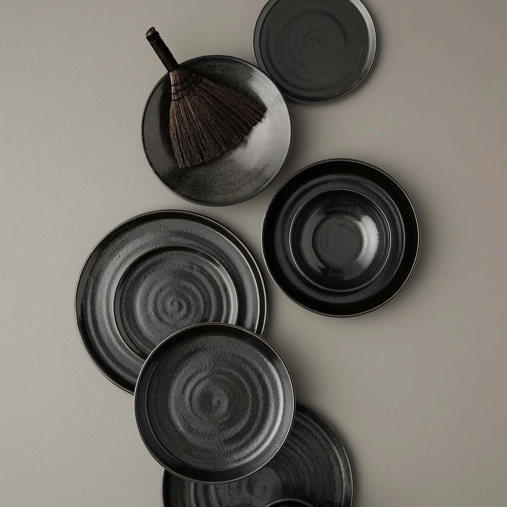 Tell Me More Fenix middagstallrik 29 cm svart