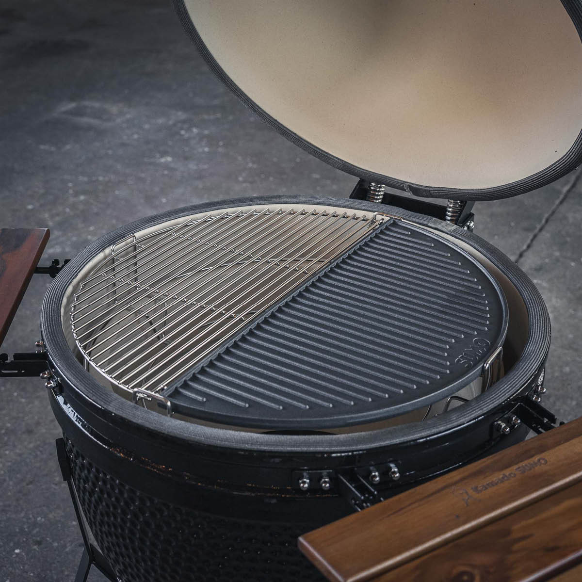 Kamado SUMO Kamado Sumo Paistolevy puolikuu Midi 21" Valurauta