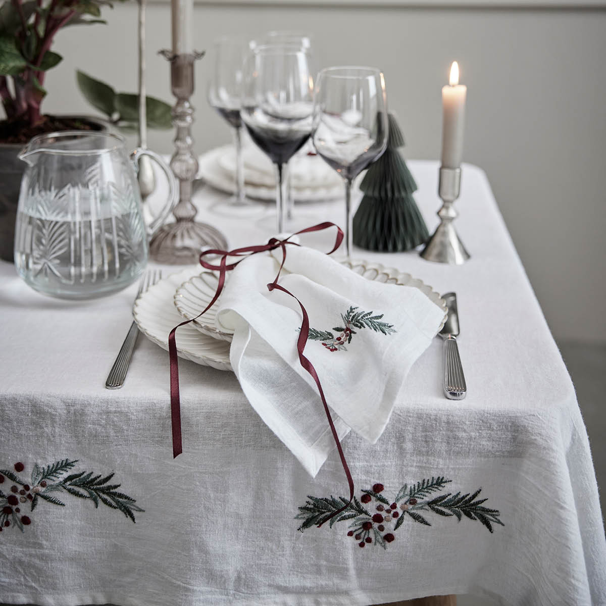 Lene Bjerre Penine Pöytäliina 320x140 cm Valkoinen