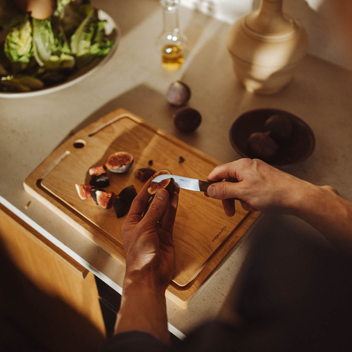 Fiskars Folken grönsakskniv 7 cm trä/stål