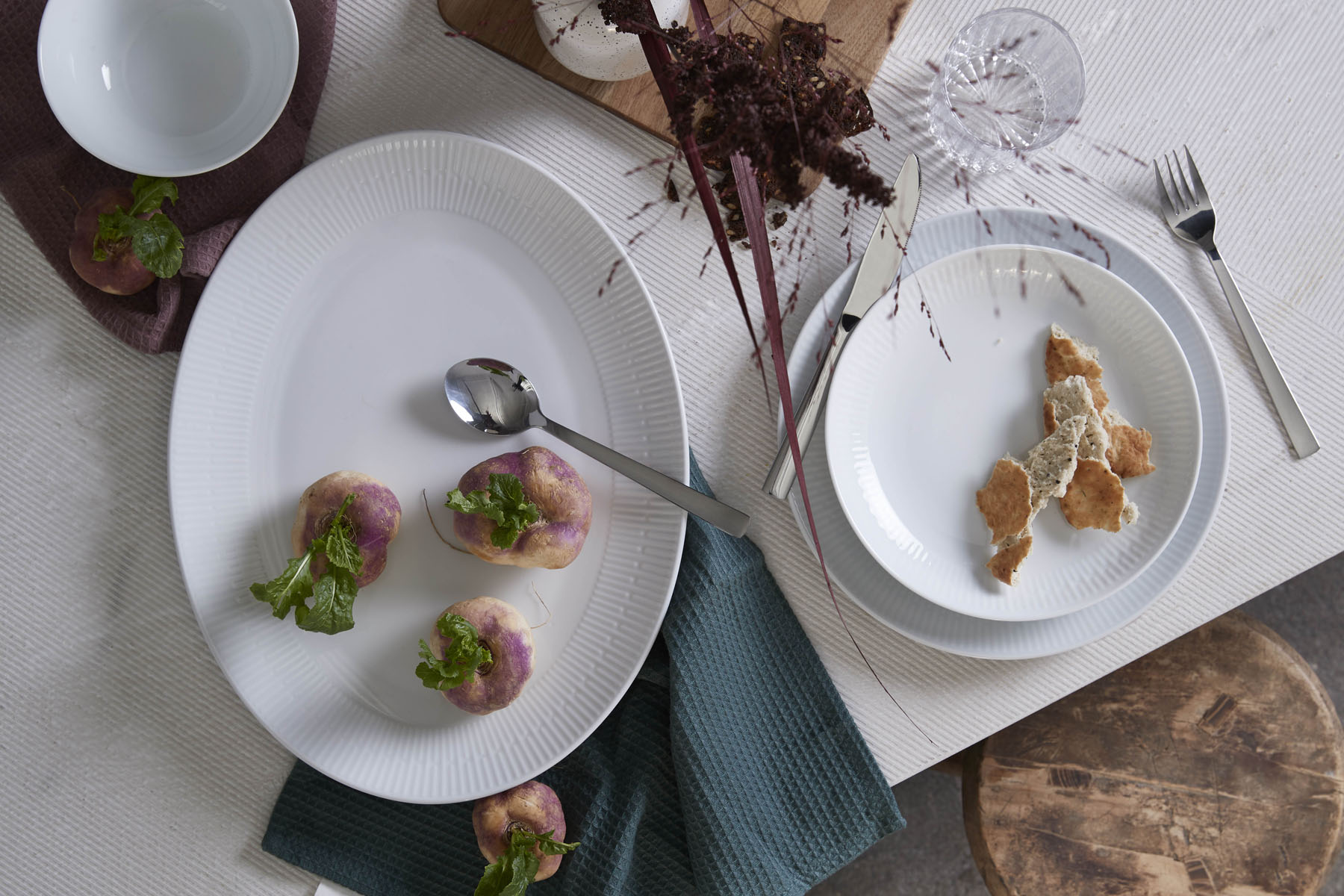 Aida Relief Salladsskål 25 cm Vit